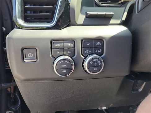 New 2025 GMC Sierra 2500 Denali w/ Denali Reserve Package image 13