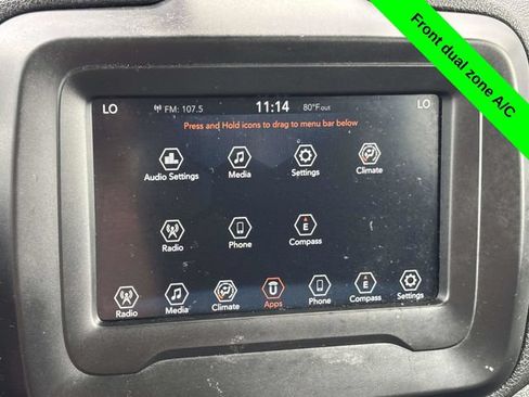 Used 2018 Jeep Renegade Latitude FWD image 16
