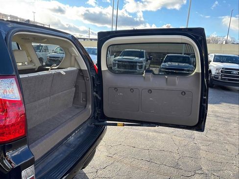 Used 2013 Lexus GX 460 w/ Comfort Plus Pkg AWD/4WD image 21