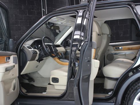 Used 2013 Land Rover Range Rover Sport HSE w/ HSE Silver Pkg image 25