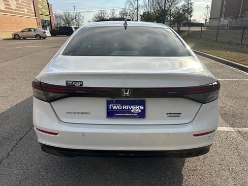 Used 2023 Honda Accord Touring image 4