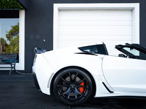 Used 2019 Chevrolet Corvette Z06 RWD image 7