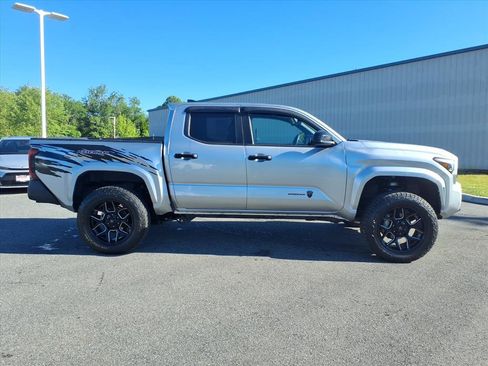 Used 2024 Toyota Tacoma SR w/ SR Upgrade Package AWD/4WD image 3