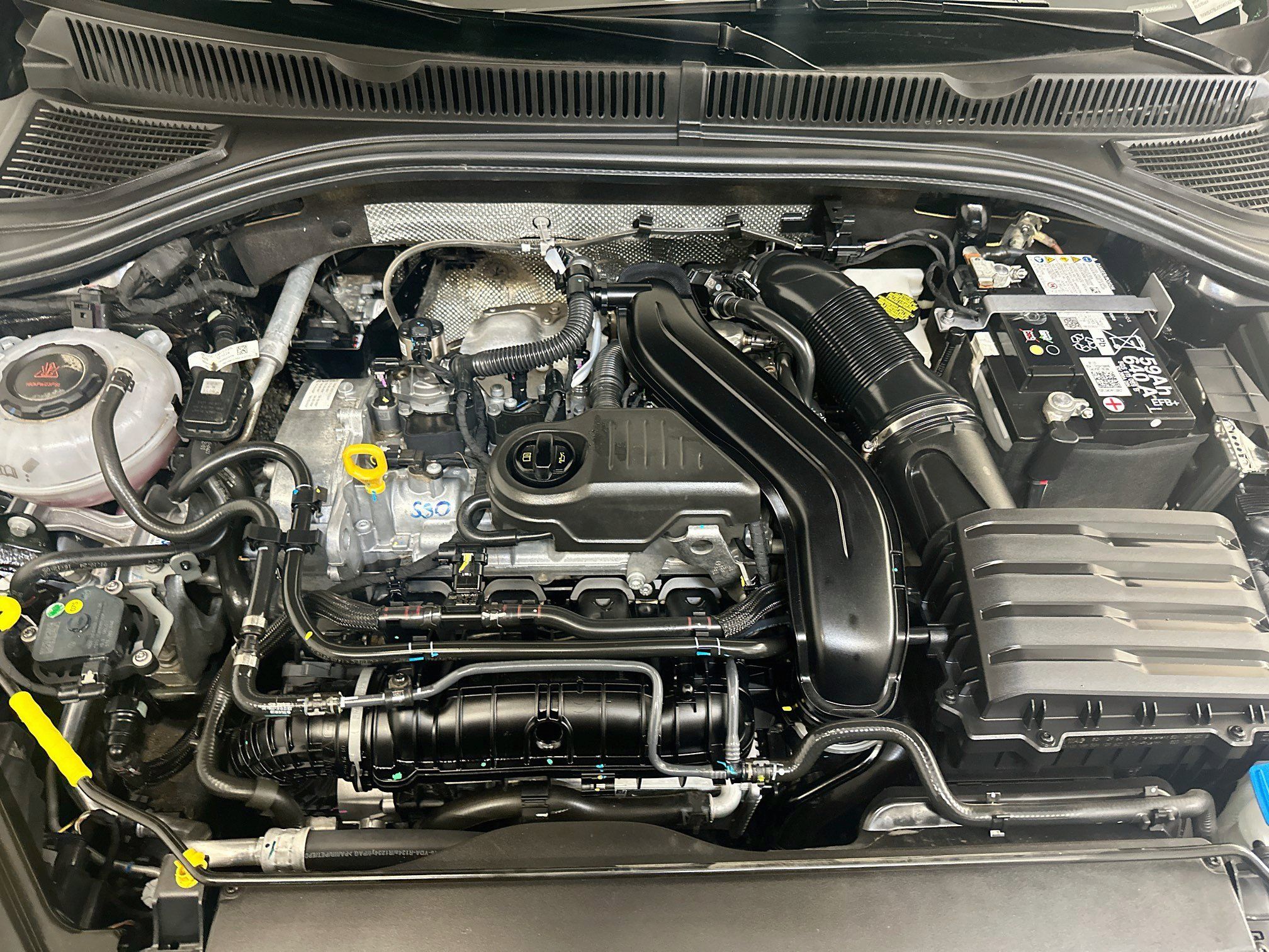 Used 2025 Volkswagen Jetta Sport FWD image 33