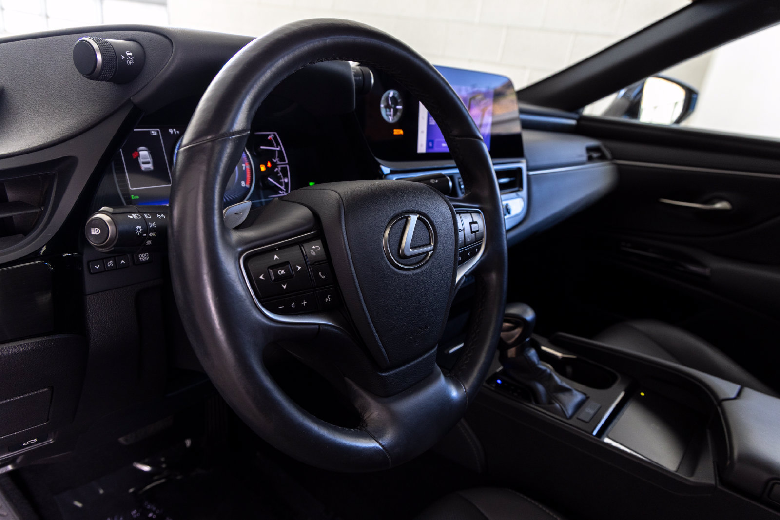 Used 2024 Lexus ES 350 w/ Premium Package FWD image 16