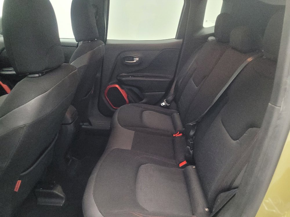 Used 2015 Jeep Renegade Trailhawk w/ Cold Weather Group AWD/4WD image 18
