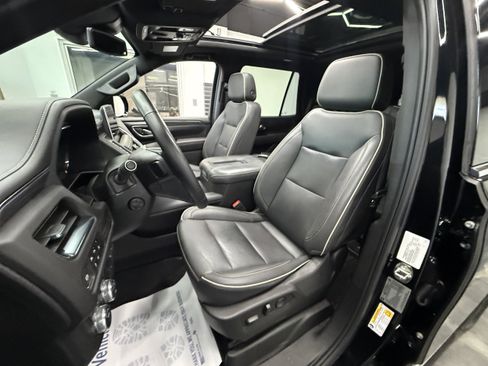 Used 2023 GMC Yukon SLT w/ SLT Premium Package AWD/4WD image 12