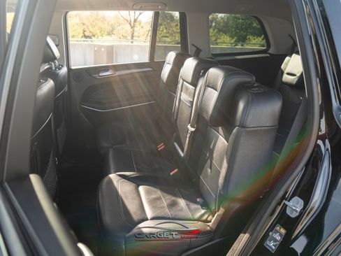 Used 2018 Mercedes-Benz GLS 550 4MATIC w/ Driver Assistance Package image 21