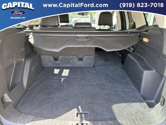 Used 2017 Ford Escape SE w/ SE Sport Appearance Package AWD/4WD image 16