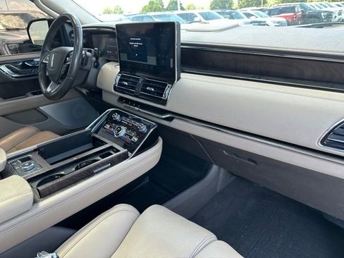 Used 2022 Lincoln Navigator Reserve AWD/4WD image 10