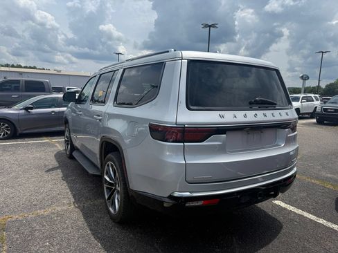 Used 2022 Jeep Wagoneer Series II w/ Premium Group I AWD/4WD image 5