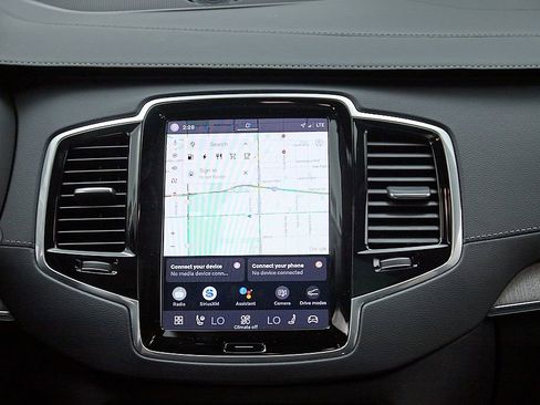 Certified 2023 Volvo XC90 T8 Ultimate w/ Lounge Package image 30