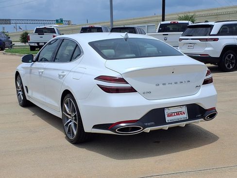 Used 2024 Genesis G70 2.5T AWD/4WD image 2