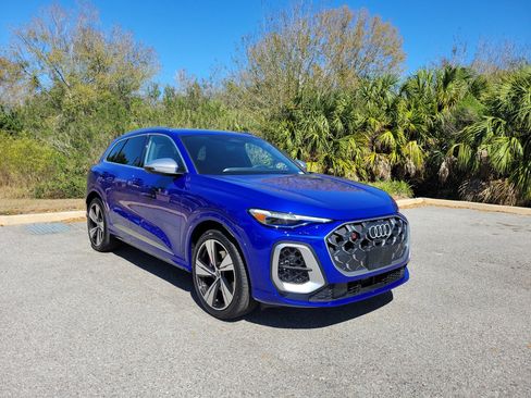 New 2025 Audi SQ5 Prestige image 1