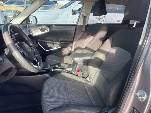 Used 2023 Kia Soul LX w/ Option Group 015 image 9