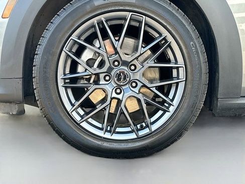 Used 2019 Buick Regal Essence w/ Driver Confidence Package I image 32