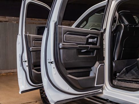 Used 2024 RAM 3500 Laramie w/ Night Edition image 32