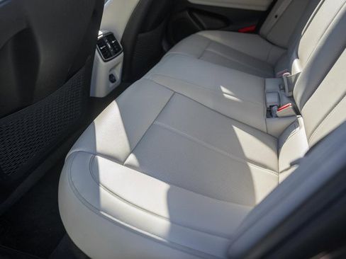 Used 2023 Genesis G70 2.0T image 29