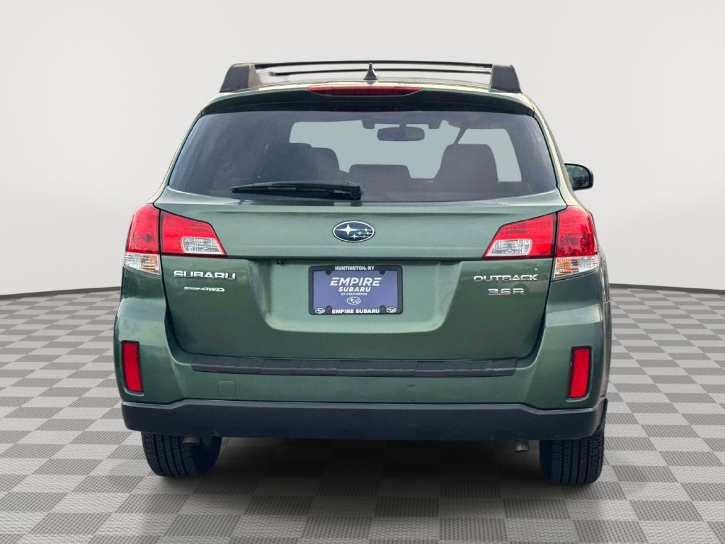 Used 2013 Subaru Outback 3.6R Limited AWD/4WD image 6