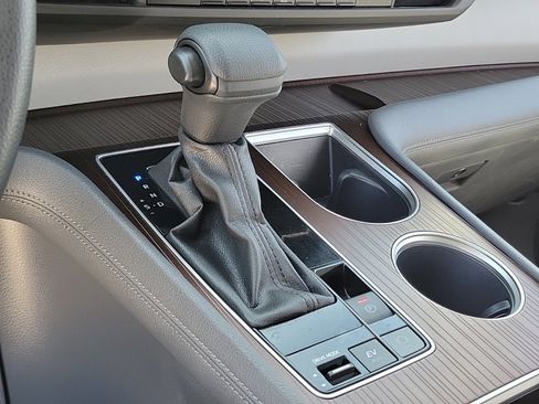 Used 2024 Toyota Sienna LE image 28