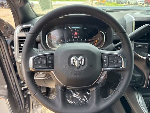 New 2026 RAM 2500 Laramie AWD/4WD image 10