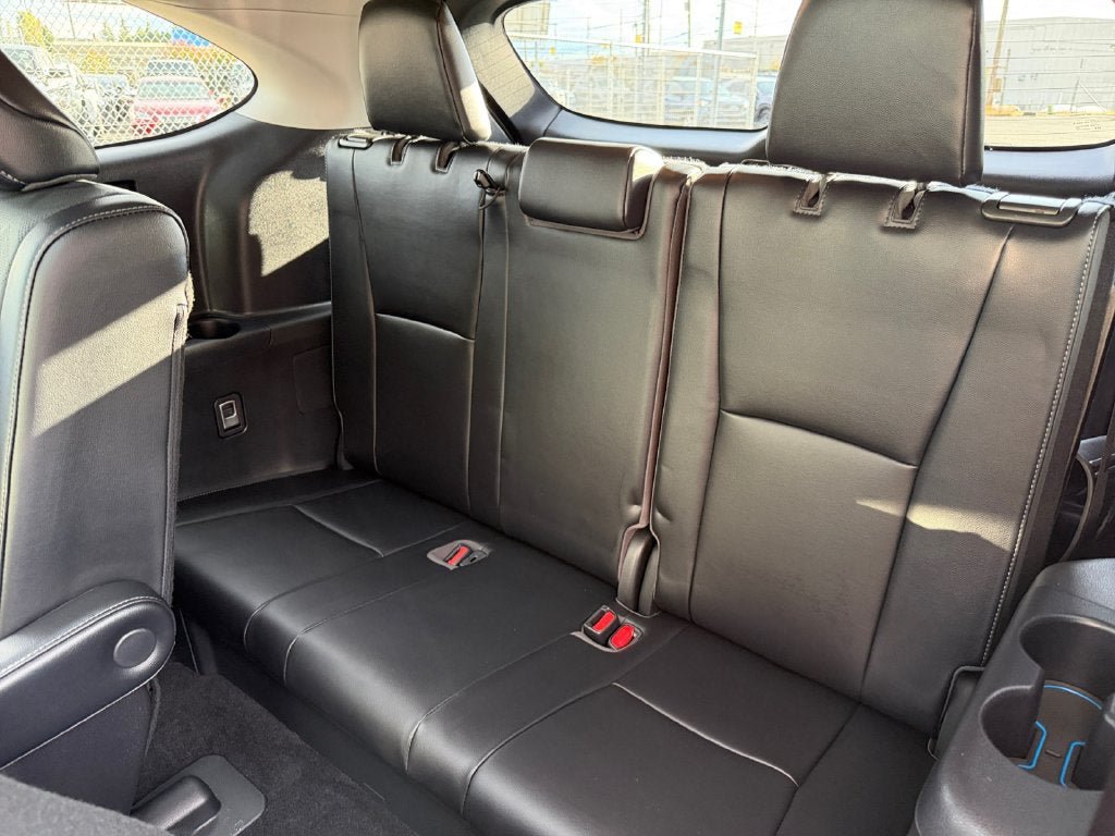Used 2022 Toyota Highlander Platinum AWD/4WD image 33