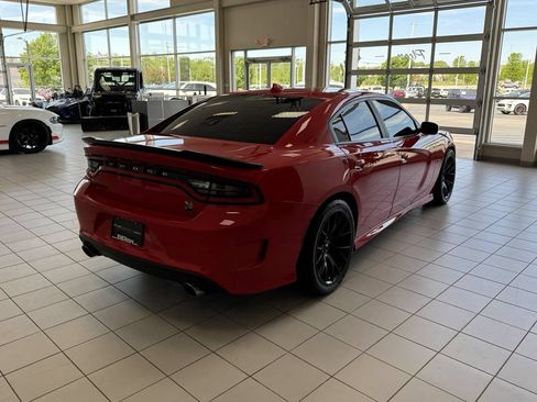 Used 2019 Dodge Charger Scat Pack w/ Dynamics Package RWD image 11