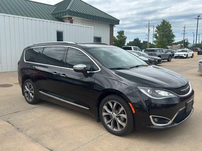 Used 2017 Chrysler Pacifica Limited