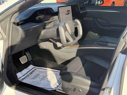 Used 2023 Tesla Model S Standard Range image 15