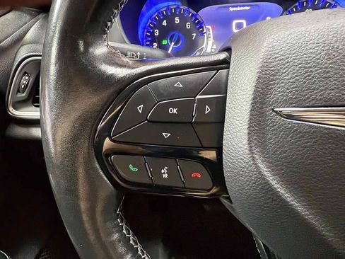 Used 2019 Chrysler Pacifica Touring-L Plus w/ Advanced Safetytec Group FWD image 15