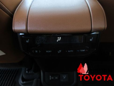 New 2026 Toyota Highlander Platinum image 20