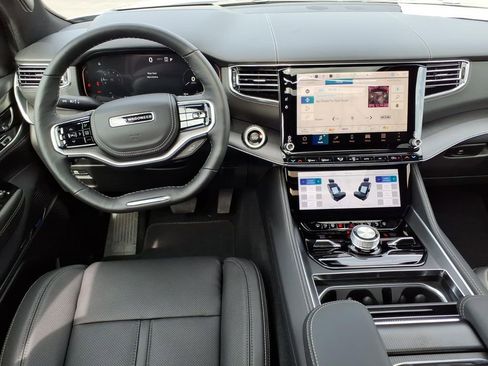 New 2026 Jeep Grand Wagoneer Summit AWD/4WD image 9