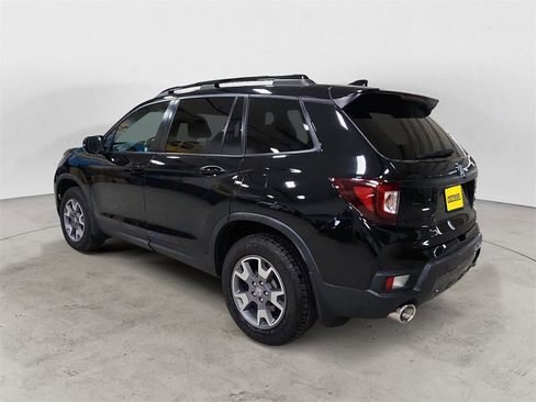 Used 2022 Honda Passport TrailSport image 3