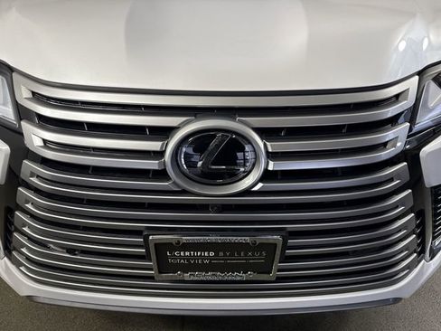 Certified 2025 Lexus LX 600 4WD w/ Interior Upgrade Package image 31