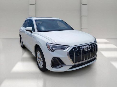 Used 2025 Audi Q3 2.0T Premium AWD/4WD image 2