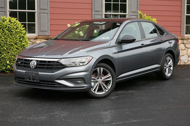 Used 2019 Volkswagen Jetta R-Line FWD image 1