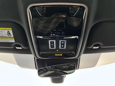 Used 2023 Land Rover Range Rover Velar R-Dynamic S AWD/4WD image 34