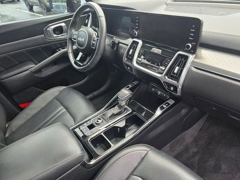Certified 2023 Kia Sorento SX image 11