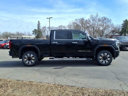 Used 2025 GMC Sierra 3500 Denali w/ Technology Package image 2