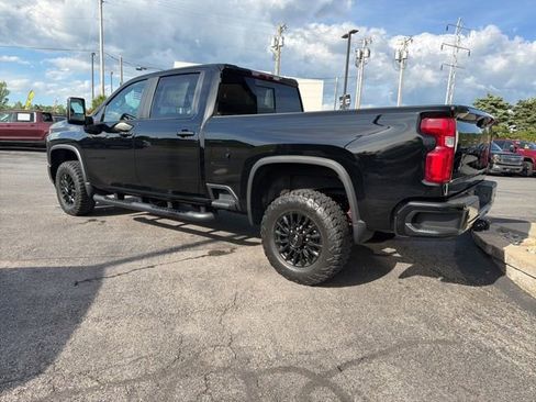 Used 2022 Chevrolet Silverado 2500 LTZ w/ LTZ Plus Package AWD/4WD image 3