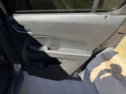 Used 2017 Chevrolet Equinox LT w/ Convenience Package image 14