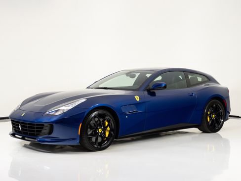 Used 2019 Ferrari GTC4Lusso T RWD image 8
