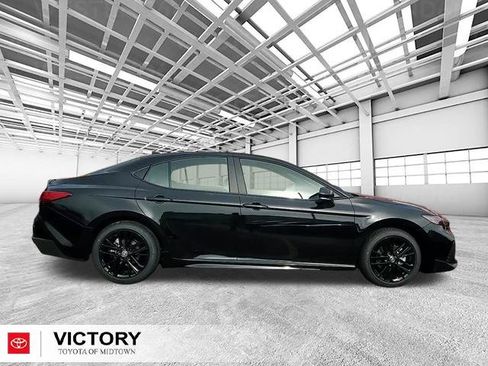 Used 2026 Toyota Camry SE image 2