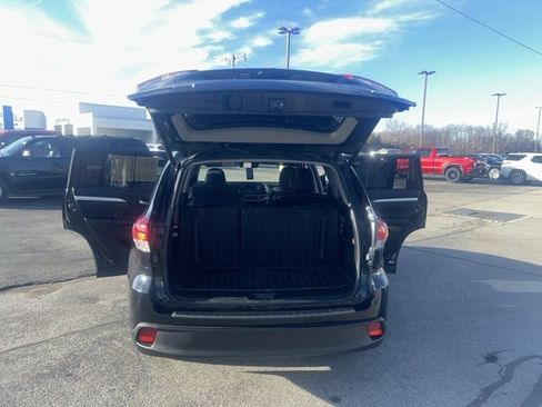 Used 2017 Toyota Highlander XLE image 38