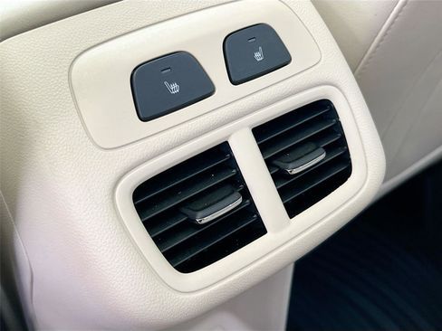 Used 2022 Buick Envision Avenir w/ Technology Package II image 24