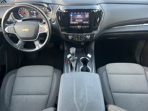 Used 2023 Chevrolet Traverse LT image 16
