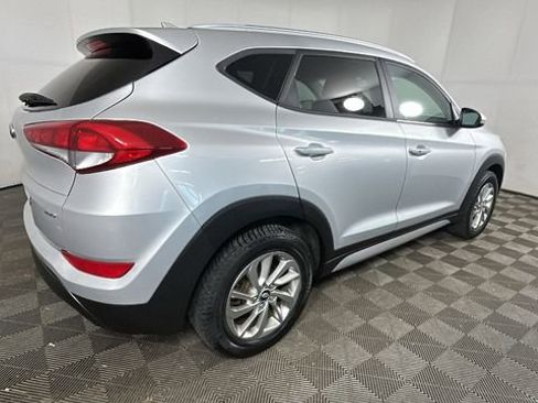 Used 2017 Hyundai Tucson SE Plus AWD/4WD image 3