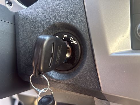 Used 2008 Chrysler Sebring Limited w/ Luxury Group FWD image 25