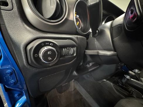 Used 2022 Jeep Gladiator Sport AWD/4WD image 26