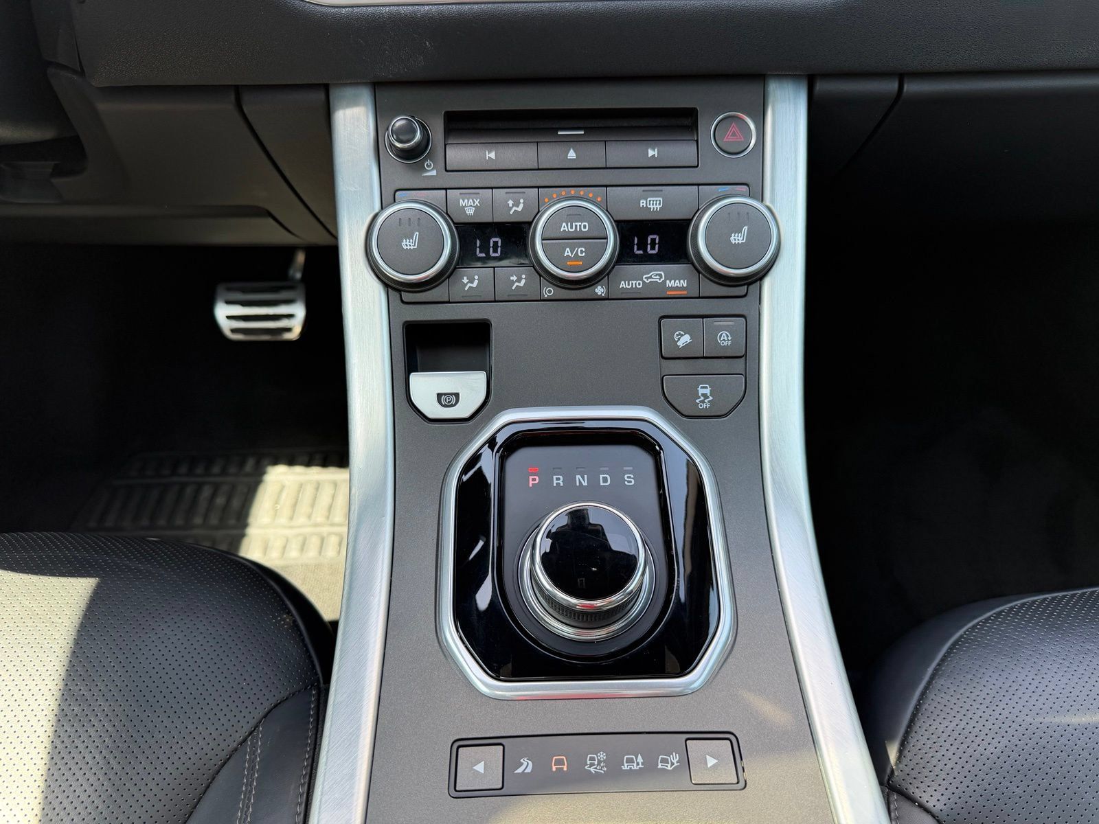 Used 2019 Land Rover Range Rover Evoque HSE Dynamic AWD/4WD image 17